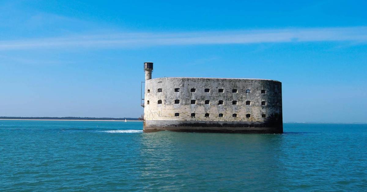 Résidence ESMERALDA meublé de tourisme 3 étoiles Rochefort  Esterno foto